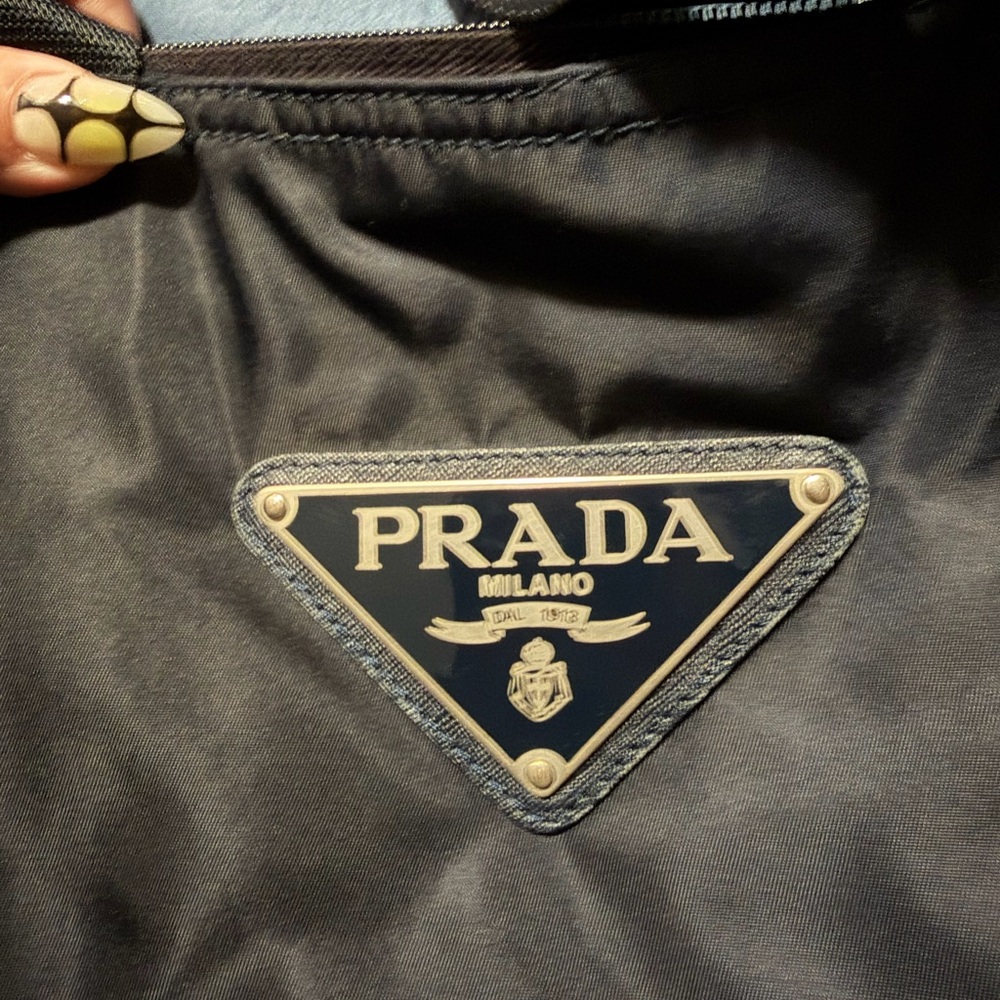 AUTHENTIC VINTAGE Prada Nylon Tote Bag Navy - Picture 6 of 6